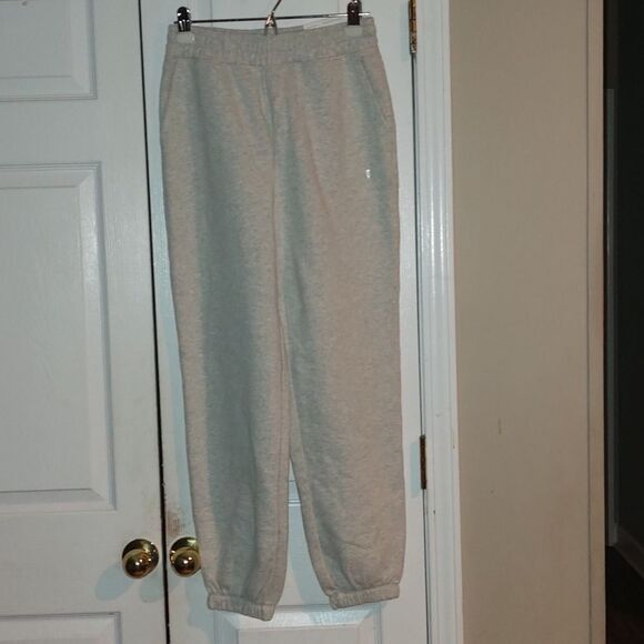 American Eagle light gray boyfriend jogger  highest rise  Sz S NWT - Picture 1 of 8